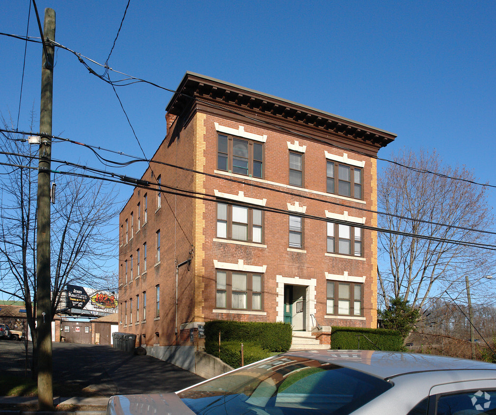 Building Photo - 194-196 Hamilton St