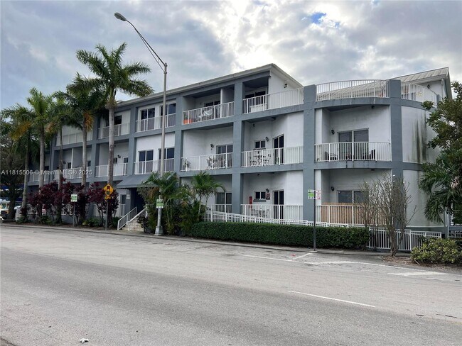 Building Photo - 2734 Bird Ave
