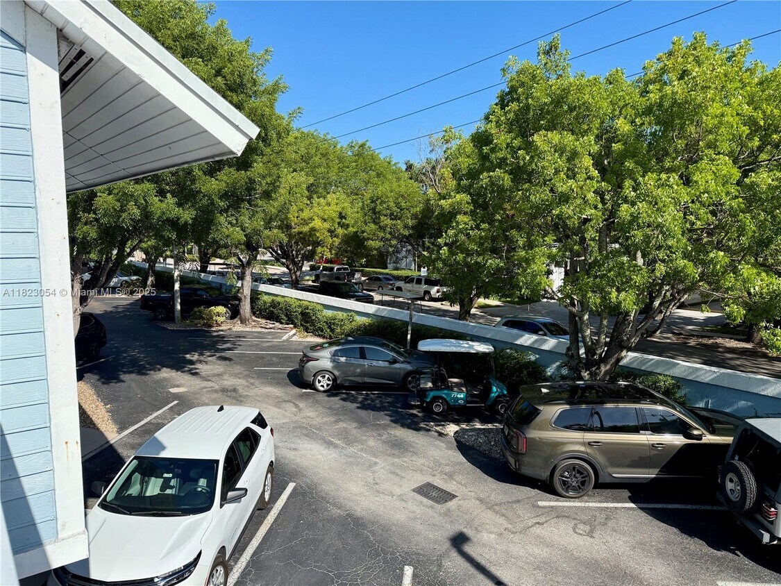 Foto principal - 798 Crandon Blvd