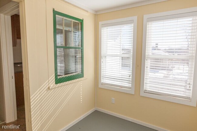 Building Photo - 2 br, 1 bath House - 3401 Irving Avenue N