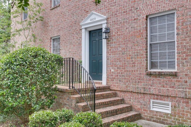 Foto del edificio - 4609 Town Creek Dr
