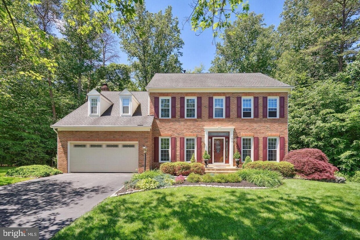 Primary Photo - STUNNING PRIVATE HOME - MANASSAS