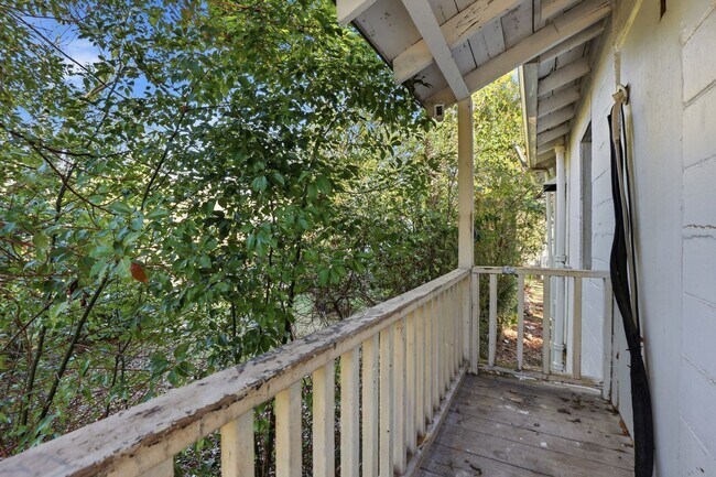 Foto del edificio - 1303 E 33rd St