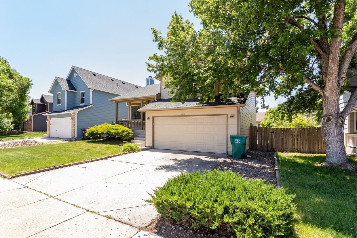 Primary Photo - Charming 4-Bedroom Retreat with Modern Upd...