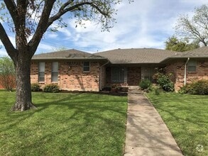 Building Photo - 401 Tiffany Trail