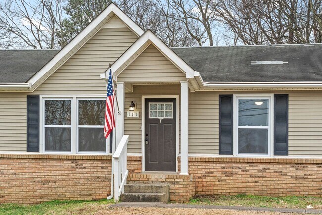 Foto del edificio - 111 E St