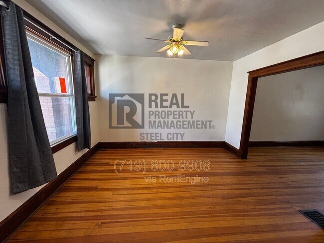 Foto del edificio - 210 W Evans Ave