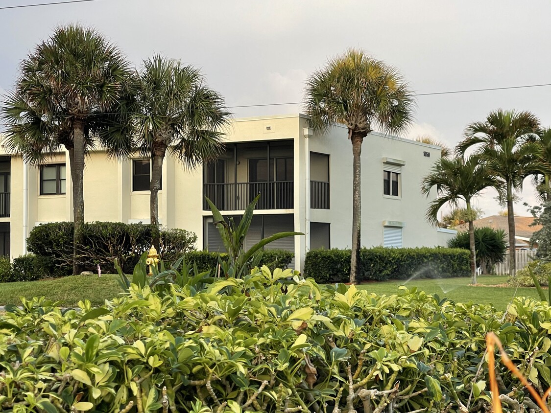 Corner unit - 1850 Atlantic St