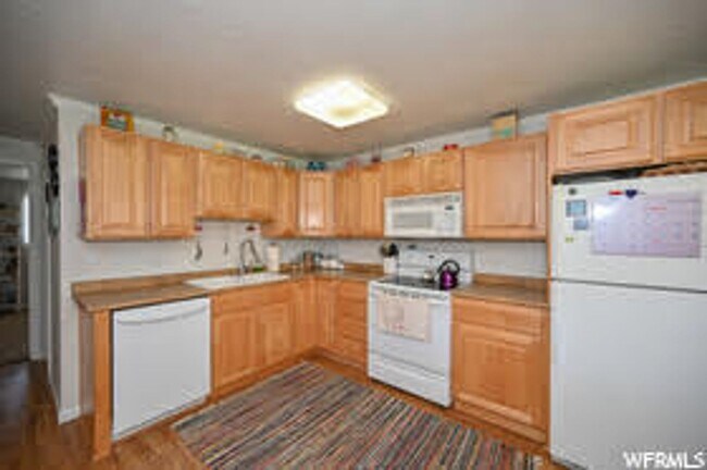 Foto del edificio - Charming 2 Bed 1 Bath Millcreek Apartment in Prime Location
