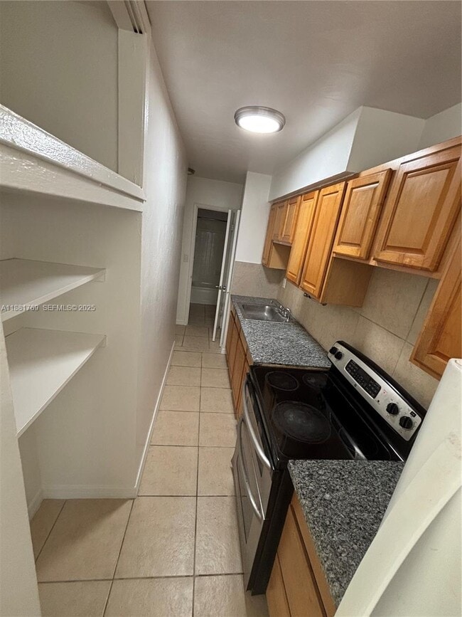 Foto del edificio - 1211 NE 6th St