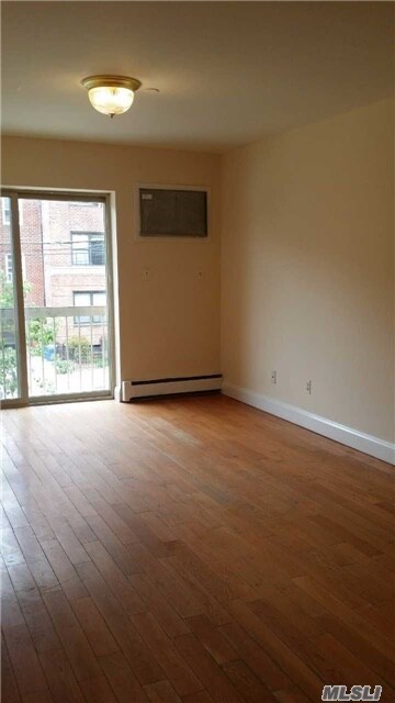 Building Photo - 141-37 Pershing Crescent