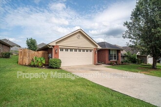 Building Photo - 108 Oak Shade Dr
