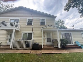 Building Photo - 1204 Roth Ct