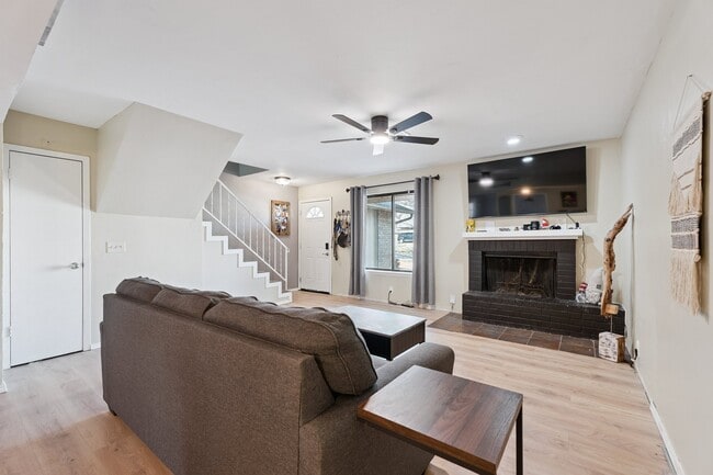 Foto del edificio - 9605 Hefner Village Blvd