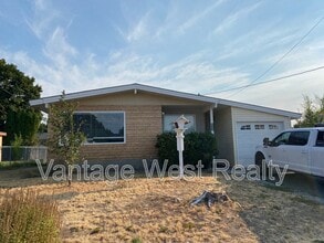 Building Photo - 545 Hollydell Rd