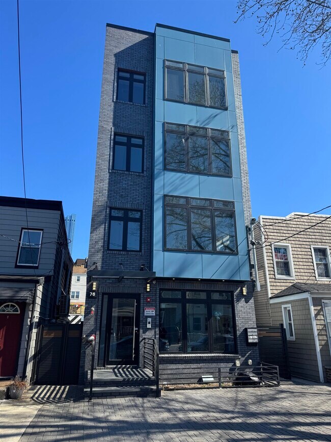 Building Photo - 76 Corbin Ave