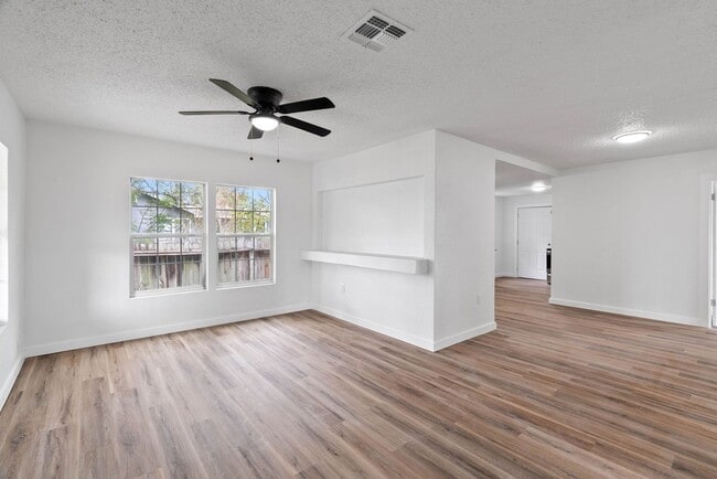 Building Photo - REMODELED 3 BEDROOM ON A CORNER LOT