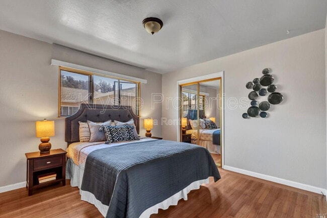 Building Photo - 380 Pepper Dr