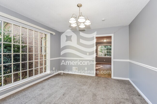 Foto del edificio - 630 White Falls Dr