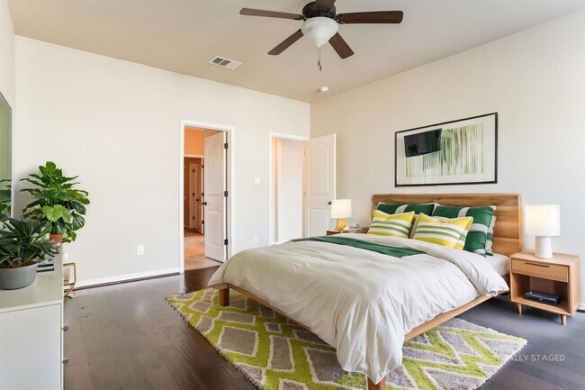 Foto del edificio - Bright, Spacious Living in an Inviting Home with Modern Finishes and Great Location