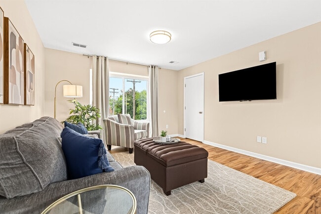 Foto del edificio - 18369 Sharon Ln