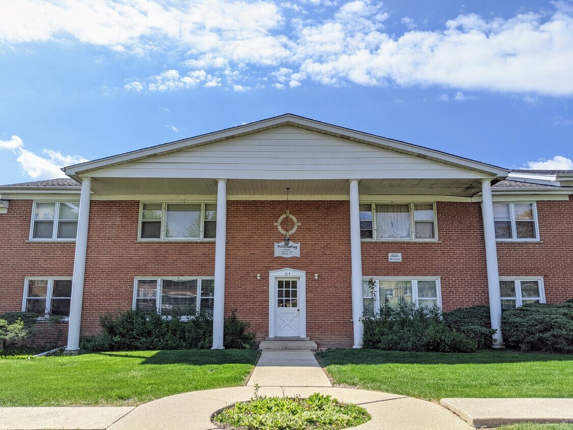 215 Johnson St Unit 1A, Palatine, IL 60067 Condo for Rent in Palatine