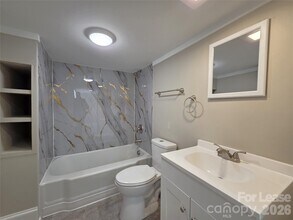 Building Photo - 42 N Cedar St