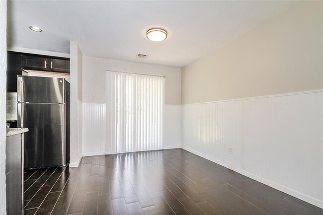 Building Photo - 1811 Westminster Pl