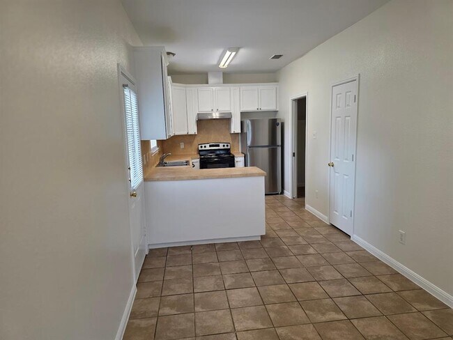 Foto del edificio - 3308 Elija St