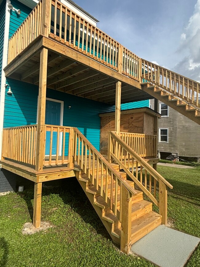 Building Photo - 6212 Curie St