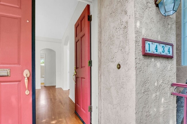 Building Photo - Great detached Home in Pacific Beach! Avai...