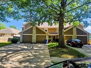 Building Photo - 1331 NW Jefferson Ct