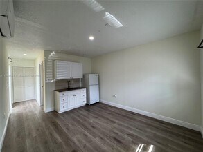 Building Photo - 15831 SW 106th Ave