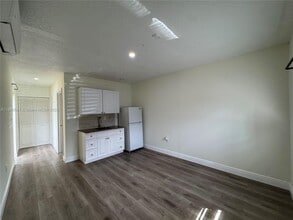 Building Photo - 15831 SW 106th Ave