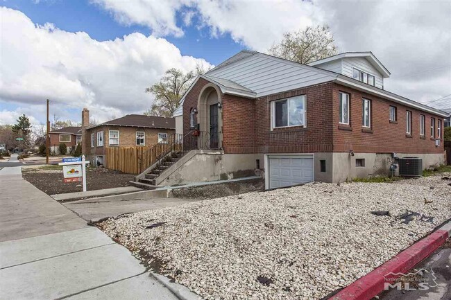 Building Photo - 1010 Holcomb Ave