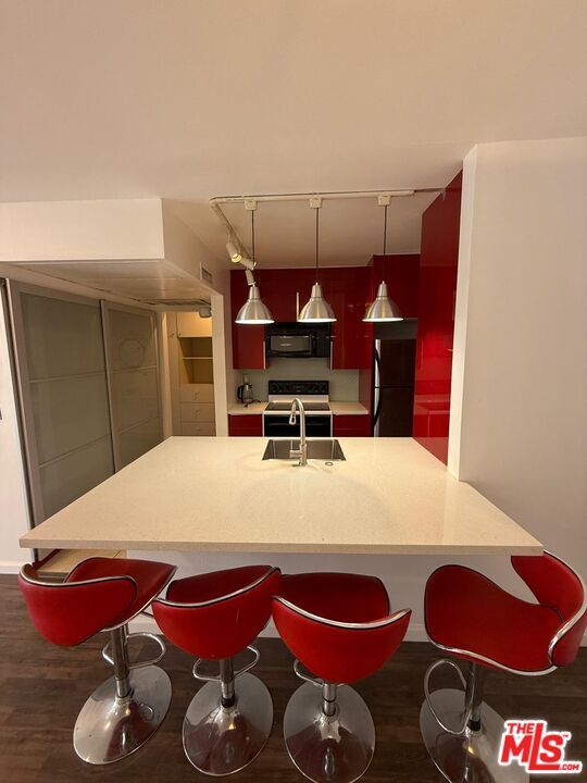 Foto del edificio - 5257 Radford Ave