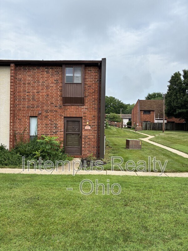 Foto del edificio - 21 King Arthur Ct