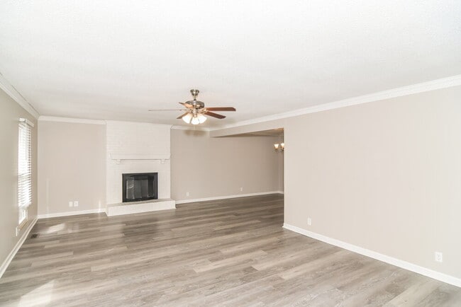 Foto del edificio - 3328 Country Ridge Dr