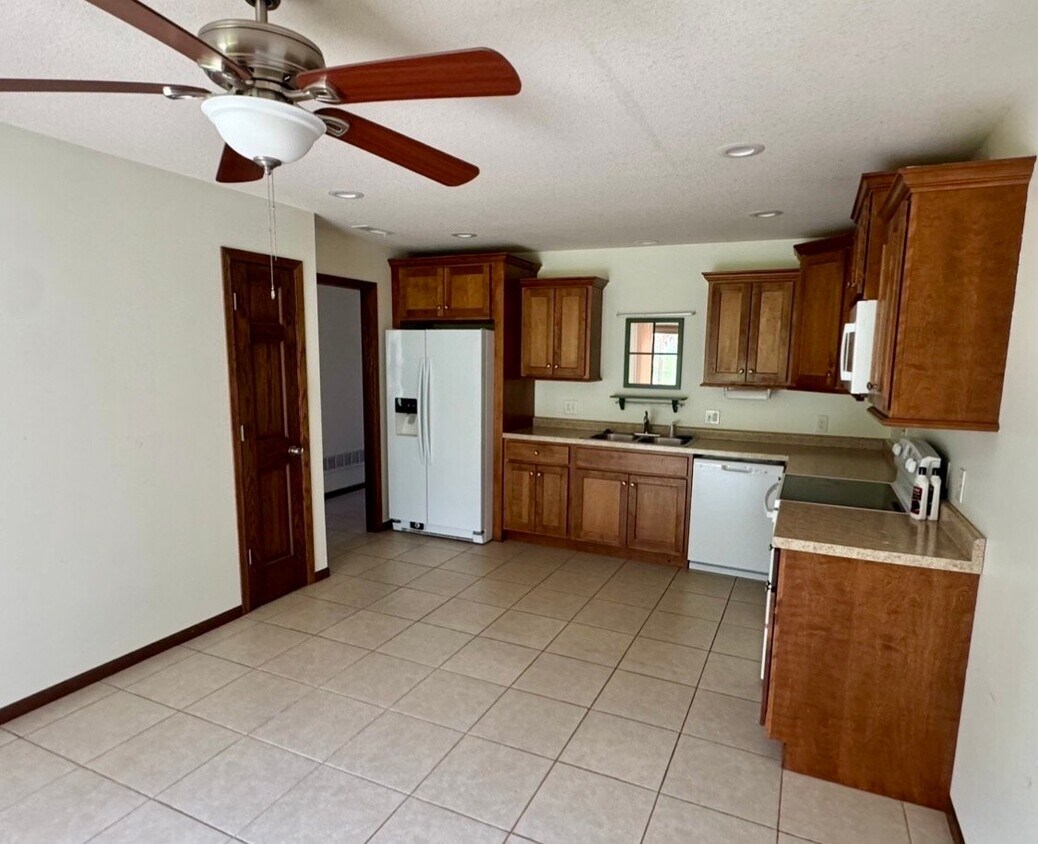Foto del edificio - 301 N Cypress St
