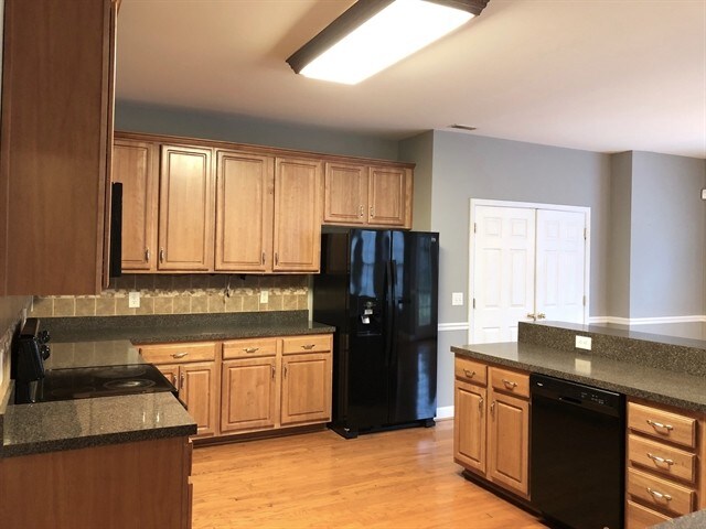 Foto del edificio - 1010 Tanyard Springs Dr