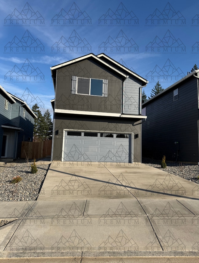 Building Photo - 1026 SE Warco Dr