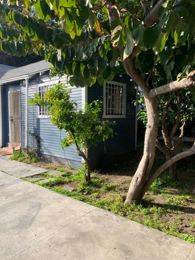 2739 S Redondo Blvd, Los Angeles, CA 90016 House for Rent in Los