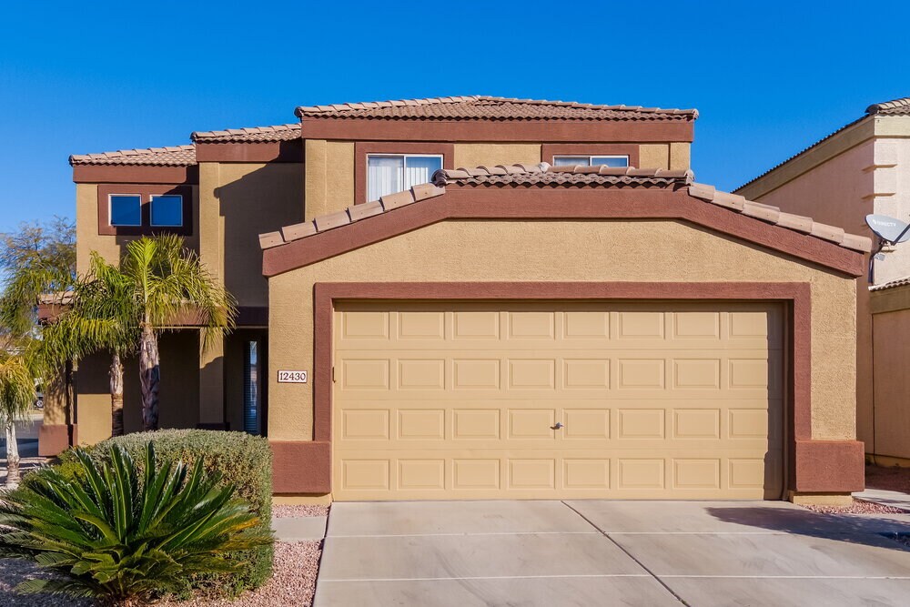 Foto principal - 12430 W Valentine Ave