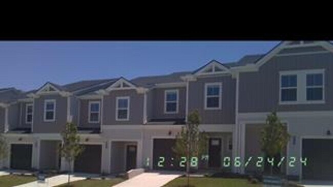 BRAND NEW, energy-efficient condo townhous... - BRAND NEW, energy-efficient condo townhous...
