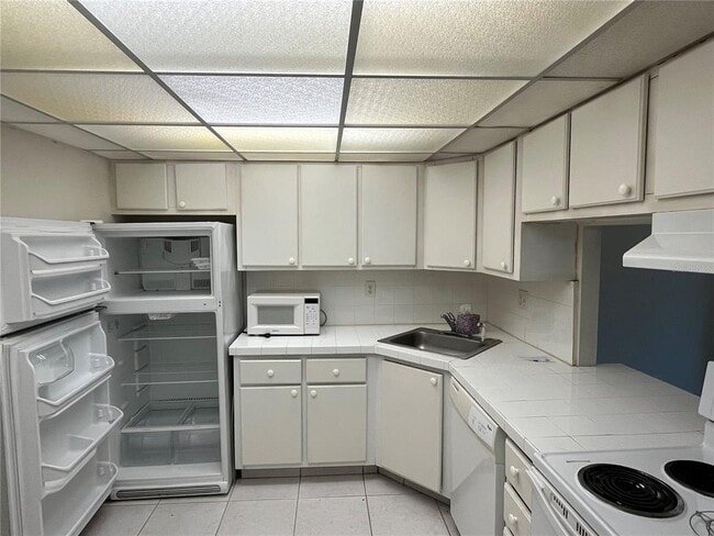 Building Photo - 2740 Coconut Bay Ln