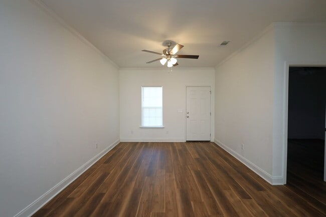 Building Photo - 2304 Mimosa Dr