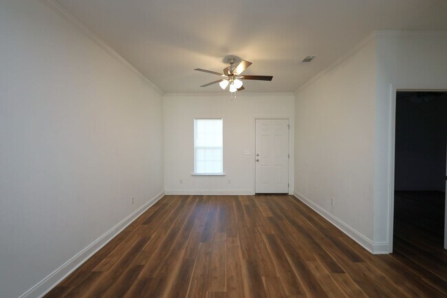 Foto del edificio - 2304 Mimosa Dr