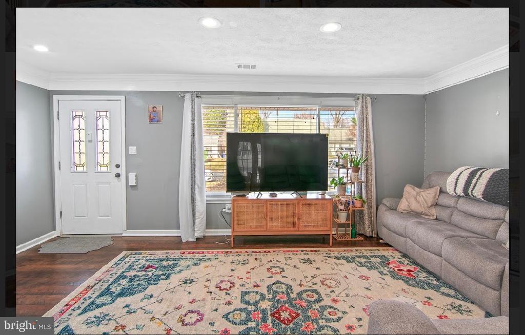 Primary Photo - 15015 Nashua Ln