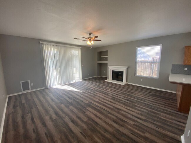 Foto del edificio - Pet Friendly home coming soon!