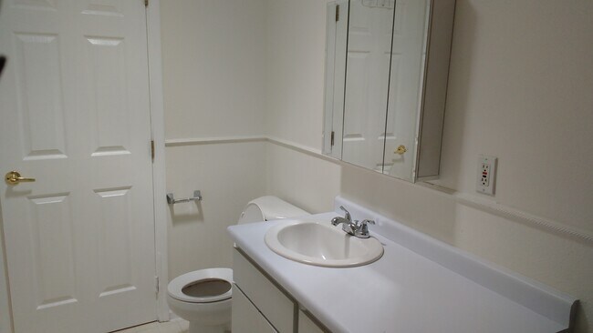 Foto del edificio - 33 Rose Ave